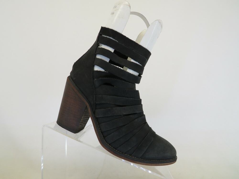 Free People Womens Size 38 EUR Distress Black Leather Zip Ankle Boots Bootie